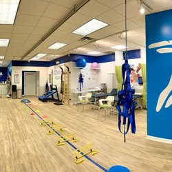FYZICAL Therapy & Balance Centers - Berkeley Heights - clinical floor