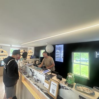 Hampton Premium Green - Cannabis Dispensaries Near Me - Water Mill, New York Hampton Premium Green - Cannabis Dispensaries Near Me - Water Mill, New York