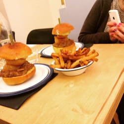 Les Frangins - Pulled pork burger, aka la pyramide infernale !