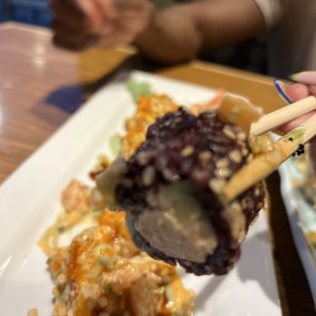 Sushi Kushi San3 - Sushi Bars Near Me - Vernon Hills, Illinois Sushi Kushi San3 - Sushi Bars Near Me - Vernon Hills, Illinois