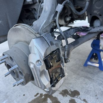Miguel's Mobile Mechanic - Brake caliper replacement - Auto Repair Near Me Miguel's Mobile Mechanic - Brake caliper replacement - Auto Repair Near Me