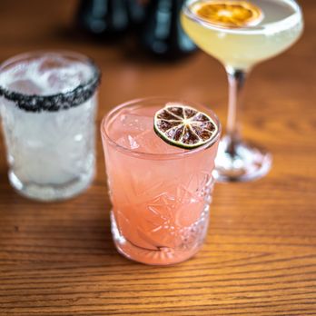 Coyne's Restaurant & Bar - BOGO drinks during Happy Hour - Seafood Near Me - Eagle, Idaho