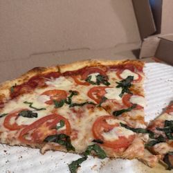 Coastal Pizza - Margherita pizza