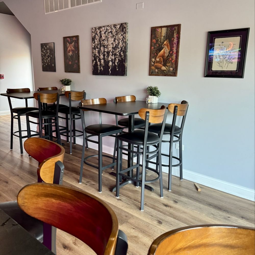 Foxy’s Hideaway - Main Seating - Cocktail Bars Near Me - East Dundee, Illinois Foxy’s Hideaway - Main Seating - Cocktail Bars Near Me - East Dundee, Illinois