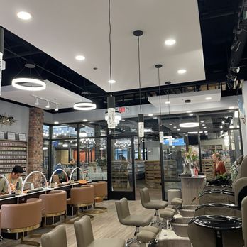 Vols Nail Spa - Inside - Nail Salons Near Me - Knoxville, Tennessee