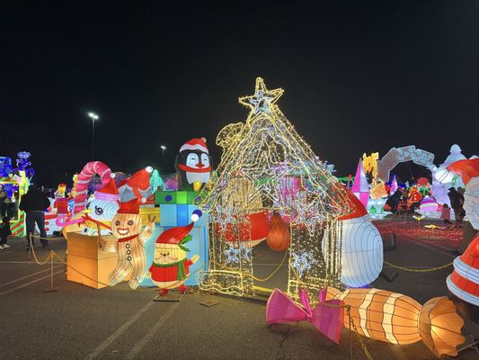 Freehold Raceway Mall by null