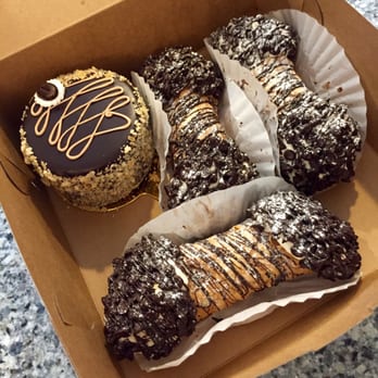 Primrose Bakery - cannoli and cappuccino cake - Bakeries Near Me - Pleasanton, California