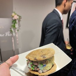 Build your own Ice Cream Sandwich