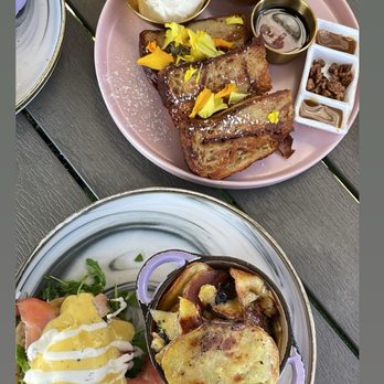 Sugar and Scribe  - Kensington Benedict and French toast - Bakeries Near Me - La Jolla, California