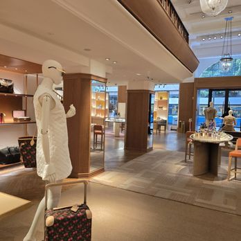 LOUIS VUITTON - Updated December 2025 - 15 Reviews