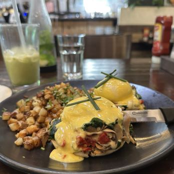 Blu Jam Café - florentine benedict - New American Near Me - Los Angeles, California Blu Jam Café - florentine benedict - New American Near Me - Los Angeles, California