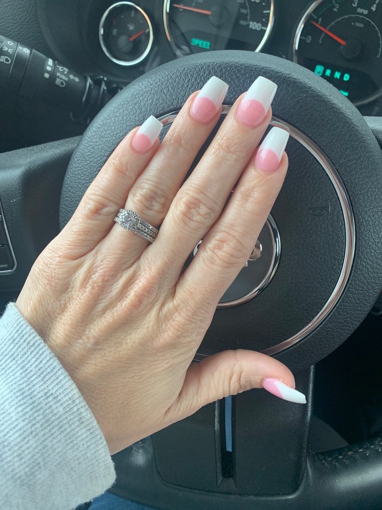 D C NAILS Updated September 2024 10 Reviews 1511 N Leroy St