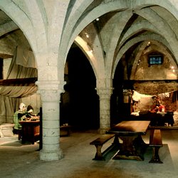 La Cité Médiévale de Provins - La Grange aux dîmes, exposition de marchands et métiers à Provins, à découvrir en visite audio-guidée