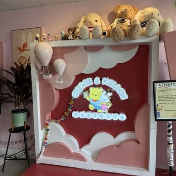 Chewie & Mellow - Interior - Desserts Near Me - Irvine, California