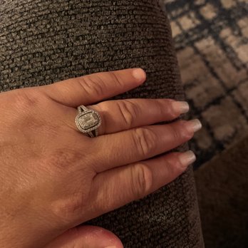 209 Nails Lounge - Missing nail - Nail Salons Near Me - Stockton, California