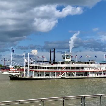 Woldenberg Park - Steamboat Willie - Parks Near Me - New Orleans, Louisiana Woldenberg Park - Steamboat Willie - Parks Near Me - New Orleans, Louisiana