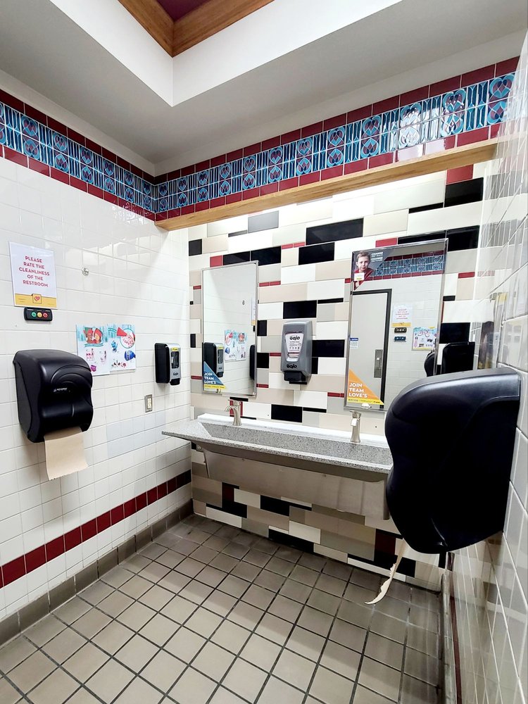 LOVE’S TRAVEL STOP Updated October 2024 44 Photos & 10 Reviews