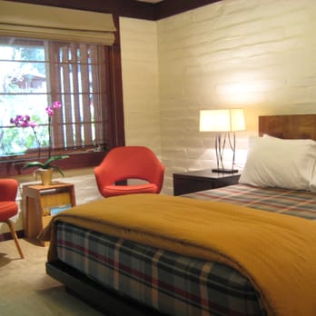 Glen Oaks Big Sur - Queen motor lodge. Nice use of rustic modernism. - Hotels Near Me - Big Sur, California Glen Oaks Big Sur - Queen motor lodge. Nice use of rustic modernism. - Hotels Near Me - Big Sur, California