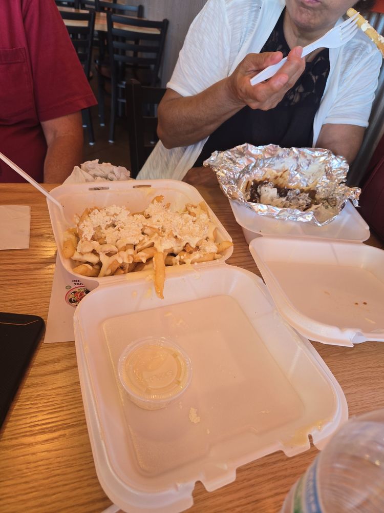Food from Gyro Guyz
