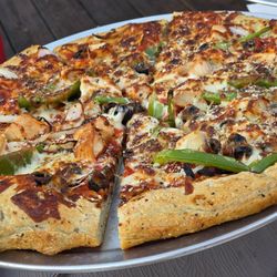 Dead Low Brewing - BYO pizza with chicken, green peppers, mushroom & onion