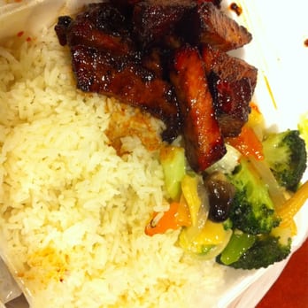 Saigon Kitchen - Chinese spare ribs and veggies over rice - Chinese Near Me - Hartford, Connecticut
