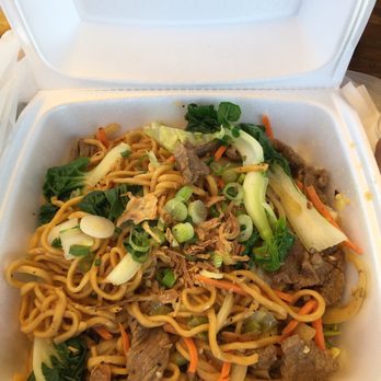 Bali Kitchen - Fried noodles with beef - Indonesian Near Me - Sacramento, California Bali Kitchen - Fried noodles with beef - Indonesian Near Me - Sacramento, California