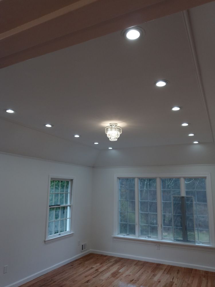 Slide of Mister Rey Electric & Plumbing services