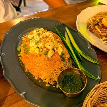 Tha Phraya - crab fried rice - Thai Near Me - New York, New York