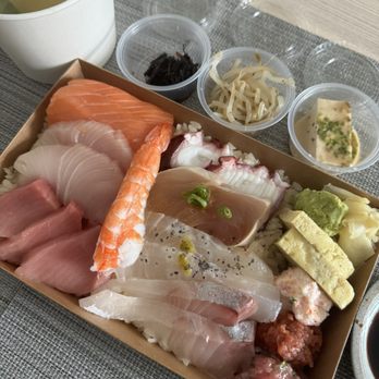 Akami Sushi - Sushi Bars Near Me - Arcadia, California