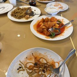 Sweet and sour chicken N1. House Lo Mein N1. 本樓撈面 Sweet and sour chicken N1. House Lo Mein N1. 本樓撈面