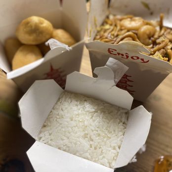 New China King - NOTE: White rice comes in the tiny tiny container here. - Chinese Near Me - Ardmore, Oklahoma
