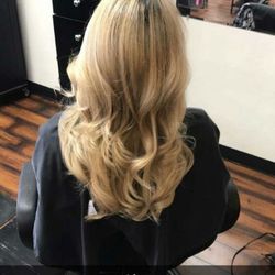 Beautiful Blonde with a root shadow formulaed by talent Color Artist Olivia 8135000935!