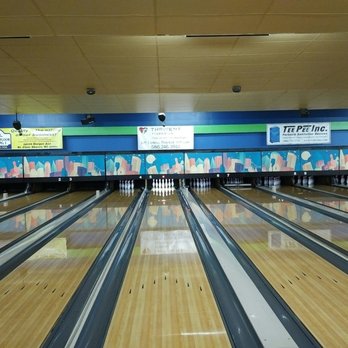 Harbor Lanes Bowling Center - All alone at the lanes on an afternoon . - Bowling Near Me - Saint Clair Shores, Michigan