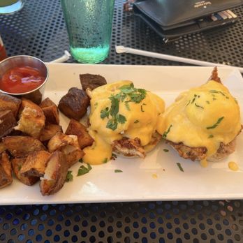 Easy Like Sunday - Fried chicken eggs Benedict with home fries - Breakfast & Brunch Near Me - Charlotte, North Carolina Easy Like Sunday - Fried chicken eggs Benedict with home fries - Breakfast & Brunch Near Me - Charlotte, North Carolina