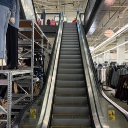 Old Navy - Upstairs to the Kids' Section