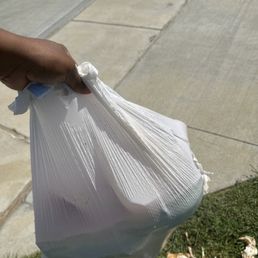 Trash that can clearly be picked up Trash that can clearly be picked up