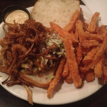 Prime 16 - BBQ Brisket sandwich - Burgers Near Me - New Haven, Connecticut