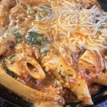 Flaming Grill - Penne pasta with spinach broccoli chicken and sundried tomatoes - Chicken Shop Near Me - Queens, New York Flaming Grill - Penne pasta with spinach broccoli chicken and sundried tomatoes - Chicken Shop Near Me - Queens, New York