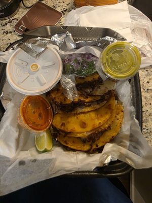 Birria House - Tacos y Mas by null