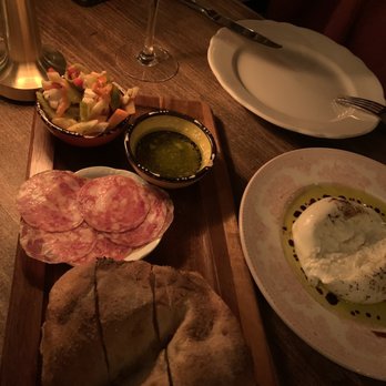 Ciccio Mio - Bread service and burrata - Italian Near Me - Chicago, Illinois