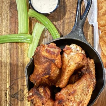 Three Bulls Tavern & Brewery - Smoked Wings (10) - Brewpubs Near Me - Valrico, Florida Three Bulls Tavern & Brewery - Smoked Wings (10) - Brewpubs Near Me - Valrico, Florida