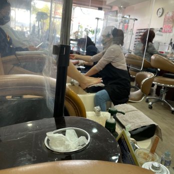 Diva Nails - Partitioning between chairs and hanging partitions between technician and guest at Diva Nails. Very very clean! - Nail Salons Near Me - Saint James, New York