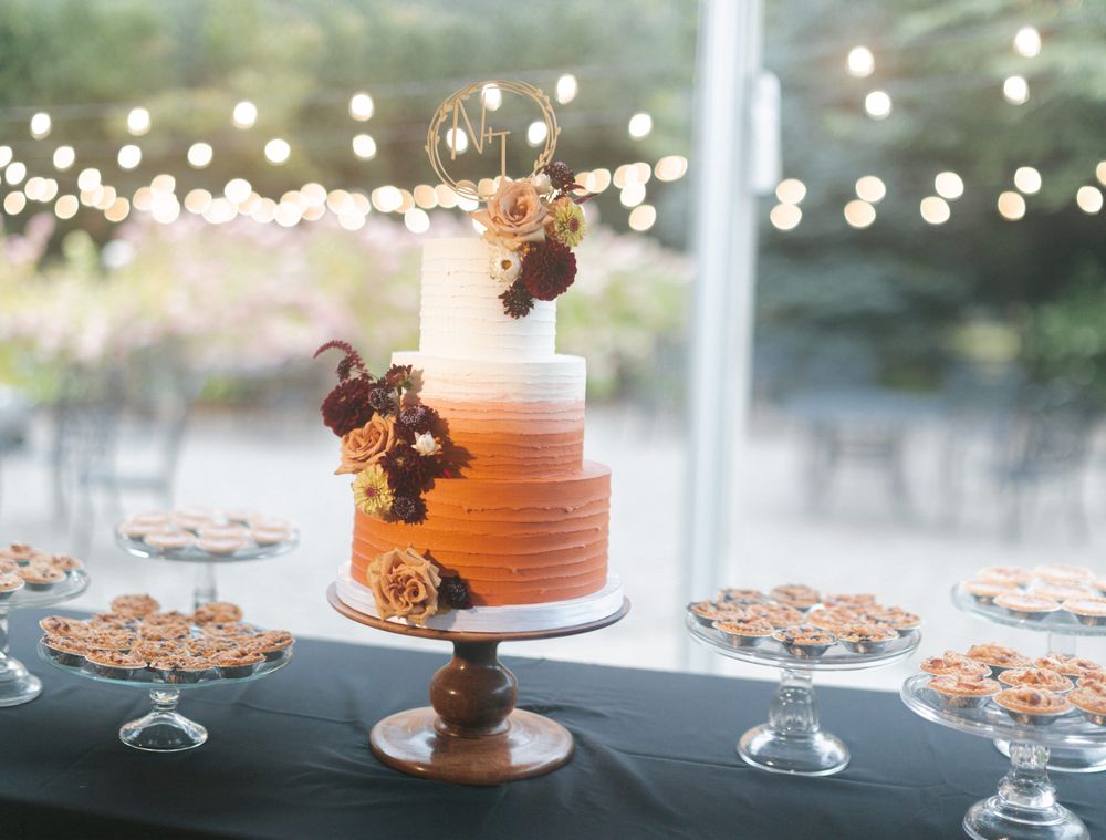 Delicately Sweet Confections Logo