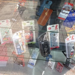 Exacomp - Parte de la oferta que ofrecen de carcasas. Las de mono animados son la gran mayoría