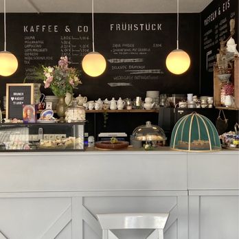 Café am Markt - Tresen (07.2025) - Cafes Near Me - Teterow, MV