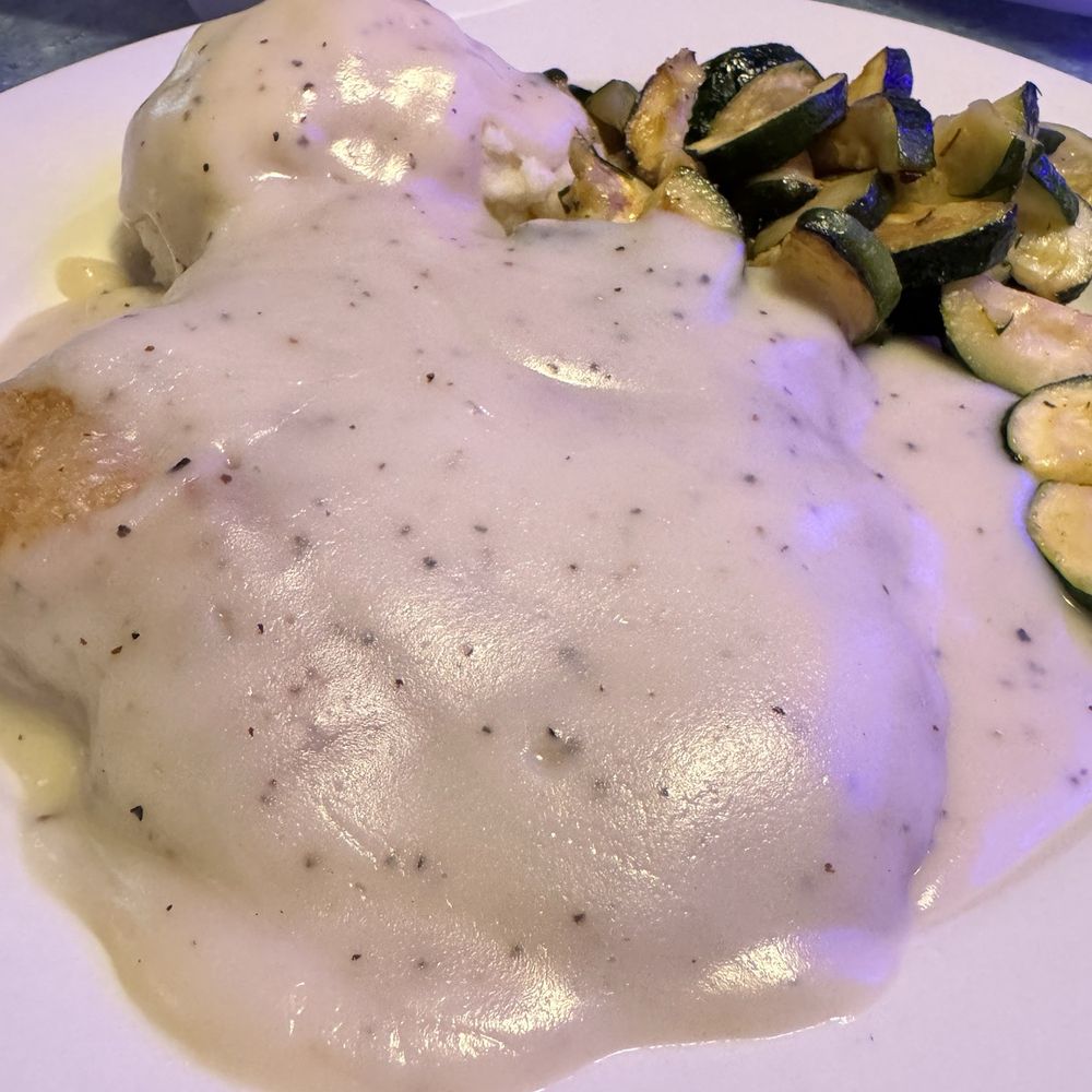 Lucky Buck Cafe - Chicken fried steak - Cafes Near Me - Groveland, California