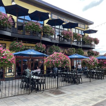 Aulde Dubliner & Pour House - Outside patio - Irish Pub Near Me - Ottawa, Ontario