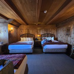 Old Faithful Inn