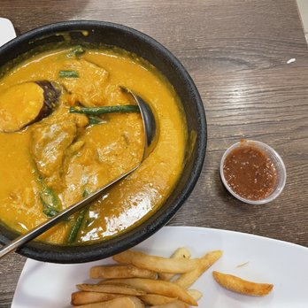 Max's Restaurant - Glendale - Kare-Kare - Filipino Near Me - Glendale, California Max's Restaurant - Glendale - Kare-Kare - Filipino Near Me - Glendale, California