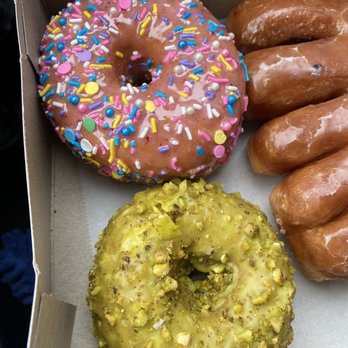 Friendly Donuts - The glazed sprinkle and the vegan pistachio donut. THE BEST 10/10 - Donuts Near Me - Orange, California